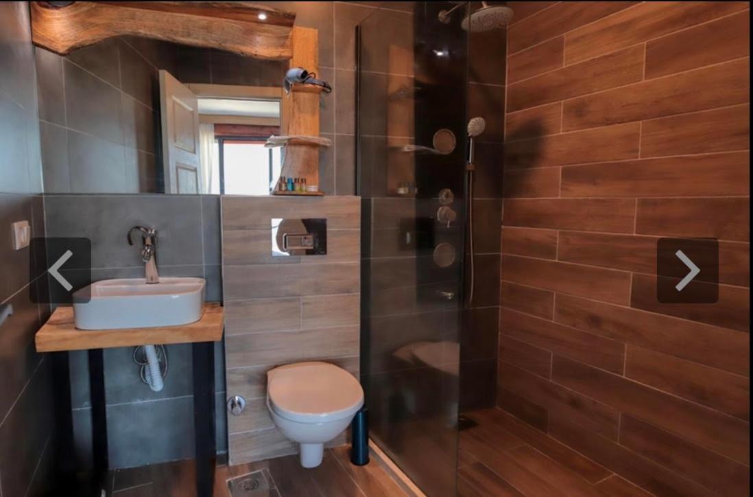 Qcunda Otel Ayvalı Rom bilde